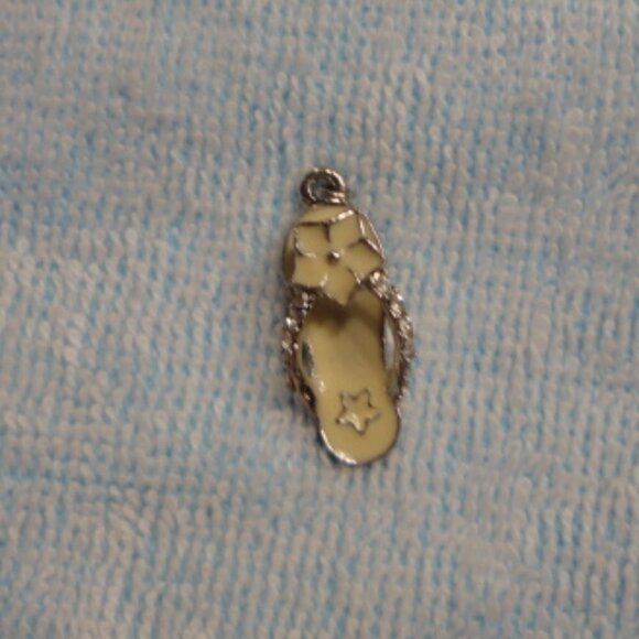 Yellow Flip Flop Enamel Charm - Picture 1 of 2